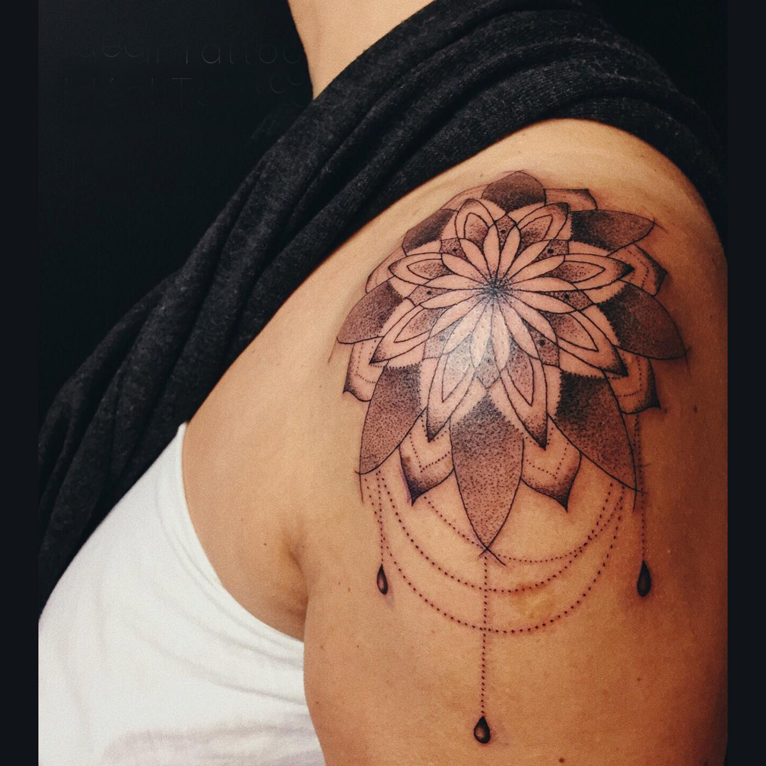 Tatouage — Stonink Liège — photo 20